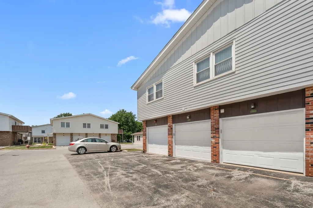 19504 115TH Avenue Mokena IL 60448