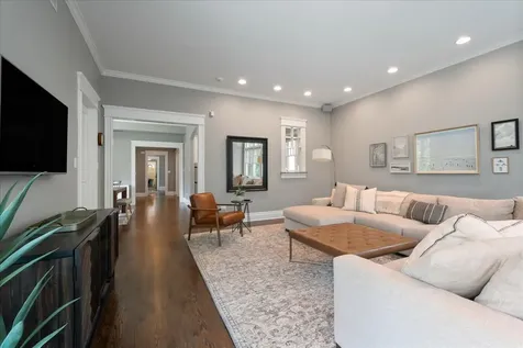 2712 Harrison Street Evanston IL 60201