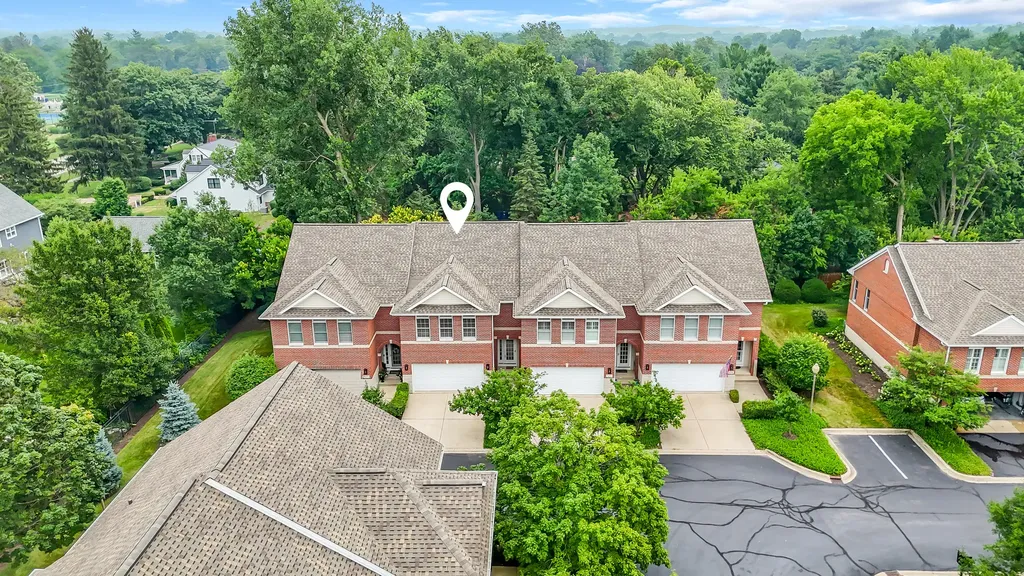 525 Linden Court Geneva IL 60134