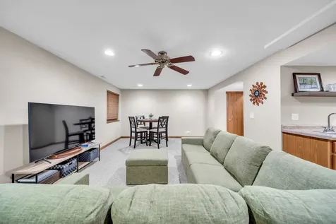 525 Linden Court Geneva IL 60134