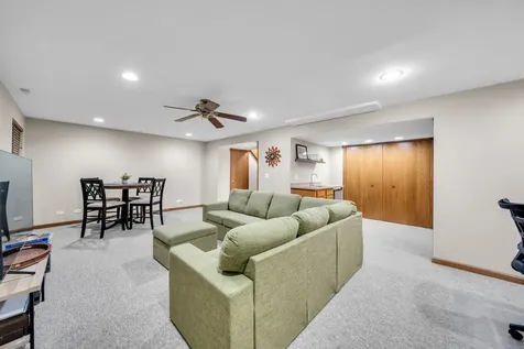 525 Linden Court Geneva IL 60134