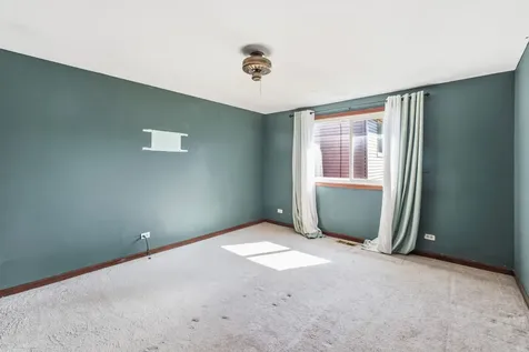 725 Old Post Road Buffalo Grove IL 60089
