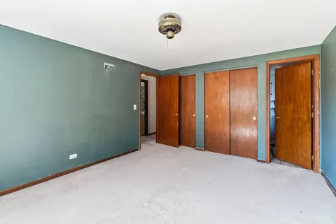 725 Old Post Road Buffalo Grove IL 60089