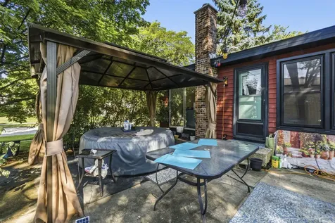 725 Old Post Road Buffalo Grove IL 60089