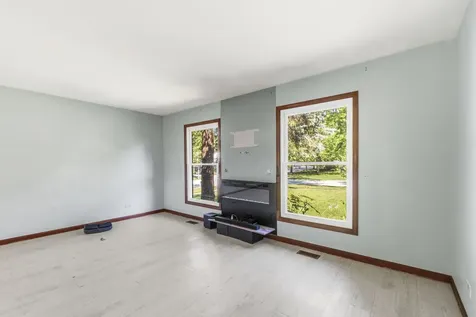 725 Old Post Road Buffalo Grove IL 60089