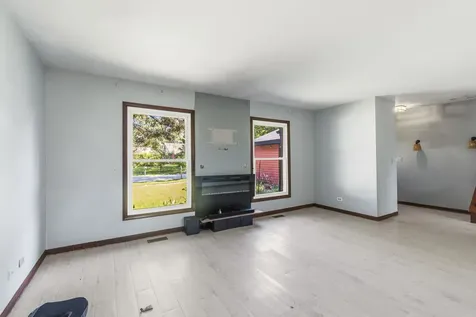 725 Old Post Road Buffalo Grove IL 60089
