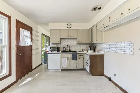 725 Old Post Road Buffalo Grove IL 60089