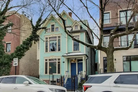 1429 West Roscoe Street Chicago IL 60657