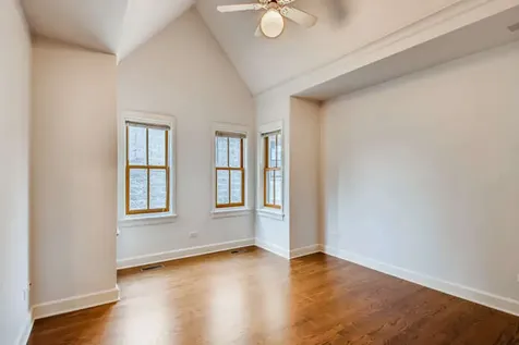 1429 West Roscoe Street Chicago IL 60657