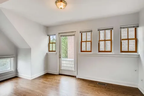 1429 West Roscoe Street Chicago IL 60657