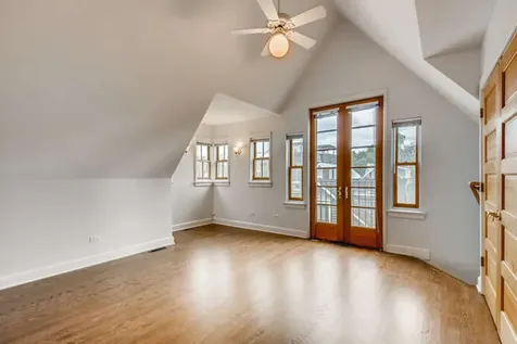 1429 West Roscoe Street Chicago IL 60657