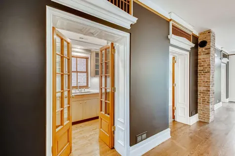 1429 West Roscoe Street Chicago IL 60657