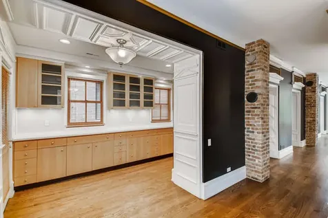 1429 West Roscoe Street Chicago IL 60657