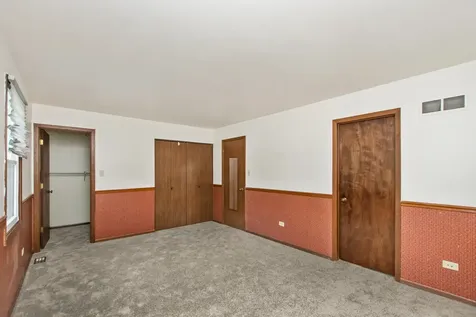 18604 Carpenter Street Homewood IL 60430