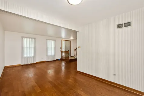 18604 Carpenter Street Homewood IL 60430