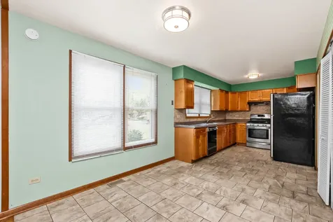 18604 Carpenter Street Homewood IL 60430