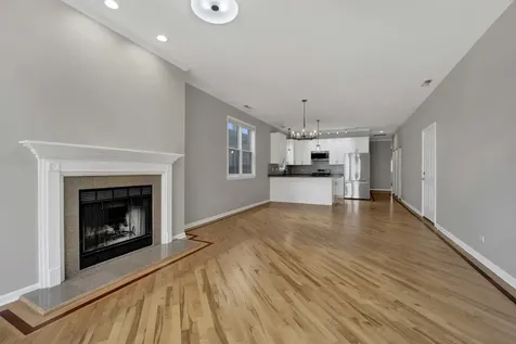 1517 West Fry Street Chicago IL 60642
