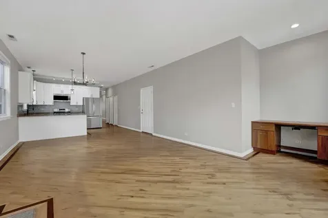 1517 West Fry Street Chicago IL 60642