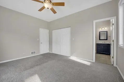 1517 West Fry Street Chicago IL 60642