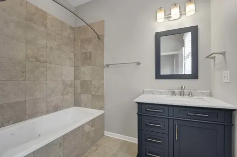 1517 West Fry Street Chicago IL 60642
