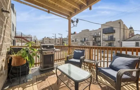 1517 West Fry Street Chicago IL 60642