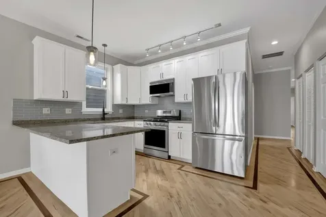 1517 West Fry Street Chicago IL 60642
