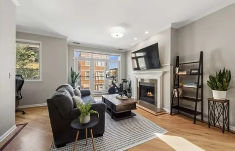 1517 West Fry Street Chicago IL 60642