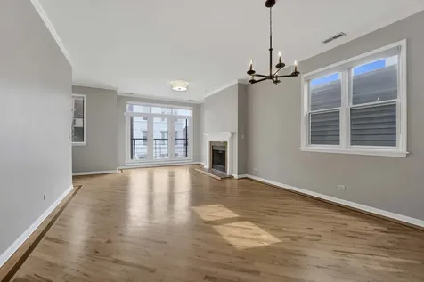 1517 West Fry Street Chicago IL 60642
