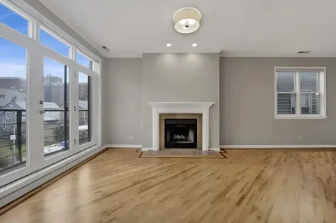 1517 West Fry Street Chicago IL 60642