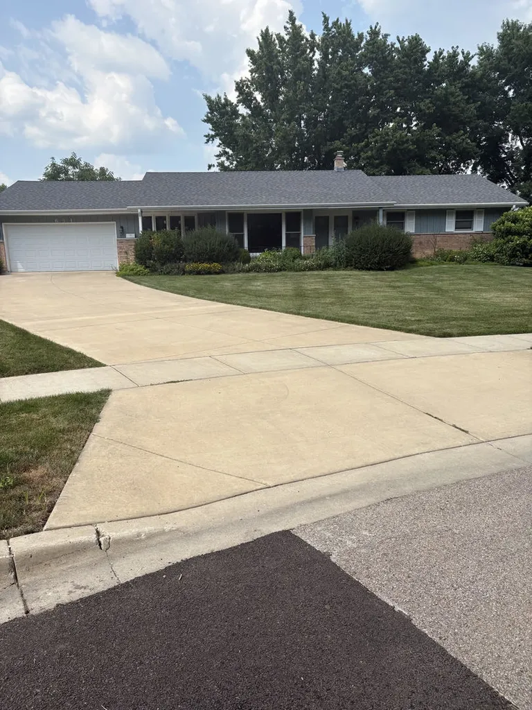 631 Joanne Lane Dekalb IL 60115