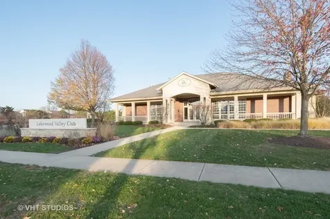 2479 Frost Drive Aurora IL 60504