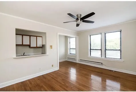 3345 North Marshfield Avenue Chicago IL 60657