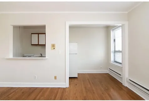 3345 North Marshfield Avenue Chicago IL 60657