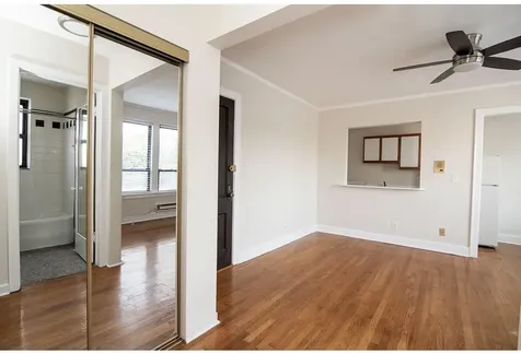 3345 North Marshfield Avenue Chicago IL 60657