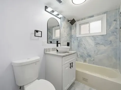 8359 South State Street Chicago IL 60619