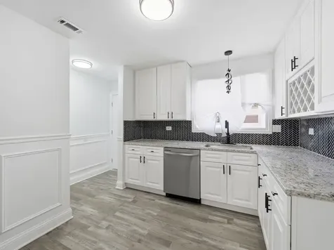 8359 South State Street Chicago IL 60619
