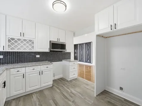 8359 South State Street Chicago IL 60619