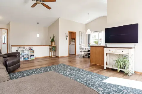 5649 Thribble Cross Roscoe IL 61073