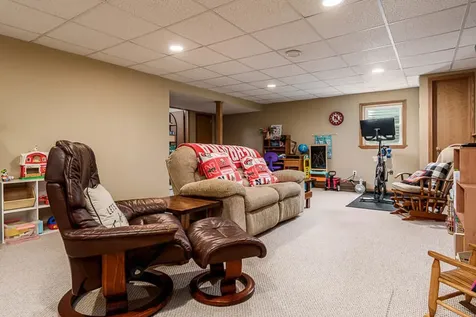5649 Thribble Cross Roscoe IL 61073