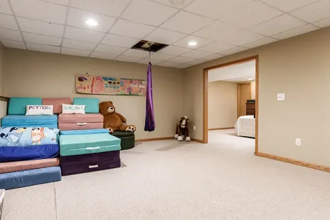 5649 Thribble Cross Roscoe IL 61073