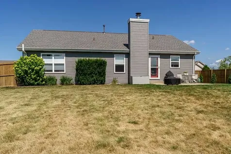 5649 Thribble Cross Roscoe IL 61073