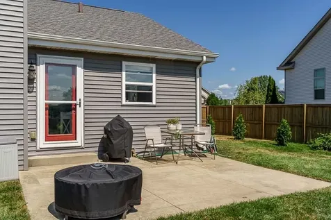 5649 Thribble Cross Roscoe IL 61073