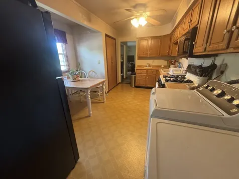 17 Sycamore Avenue Carpentersville IL 60110
