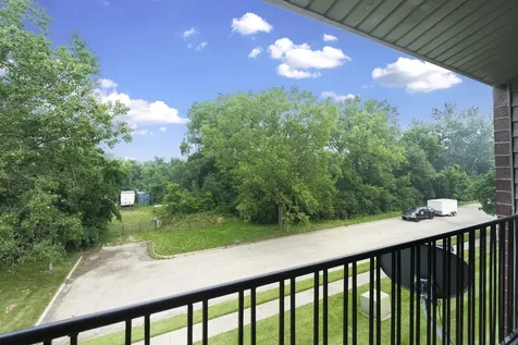 727 Elm Lane Woodstock IL 60098