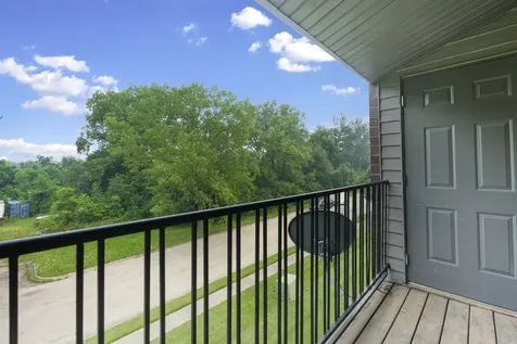 727 Elm Lane Woodstock IL 60098