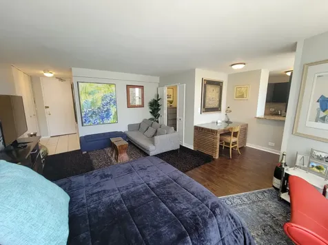 5701 North Sheridan Road Chicago IL 60660