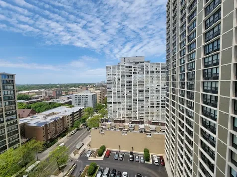 5701 North Sheridan Road Chicago IL 60660