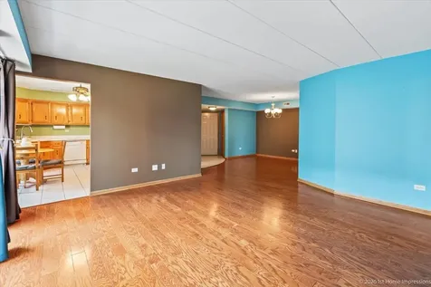 9420 South Melvina Avenue Oak Lawn IL 60453