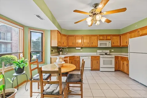 9420 South Melvina Avenue Oak Lawn IL 60453