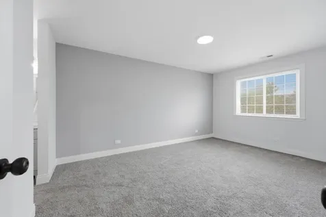 2042 Windemere Circle Schaumburg IL 60194
